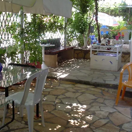 Mariangela ליקסורי